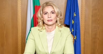 Започва дело за дискриминация срещу председателката на КЗД Започва дело за дискриминация срещу председателката на КЗД